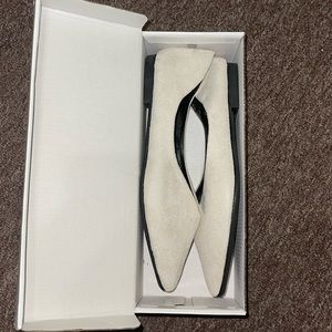 White/ crème Flats